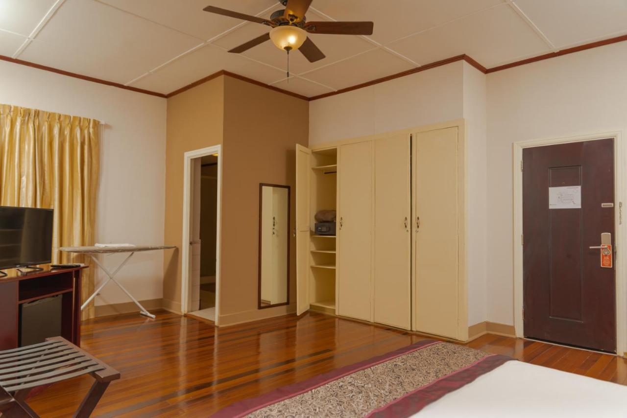 Herdmanston Lodge Hotel Georgetown Esterno foto