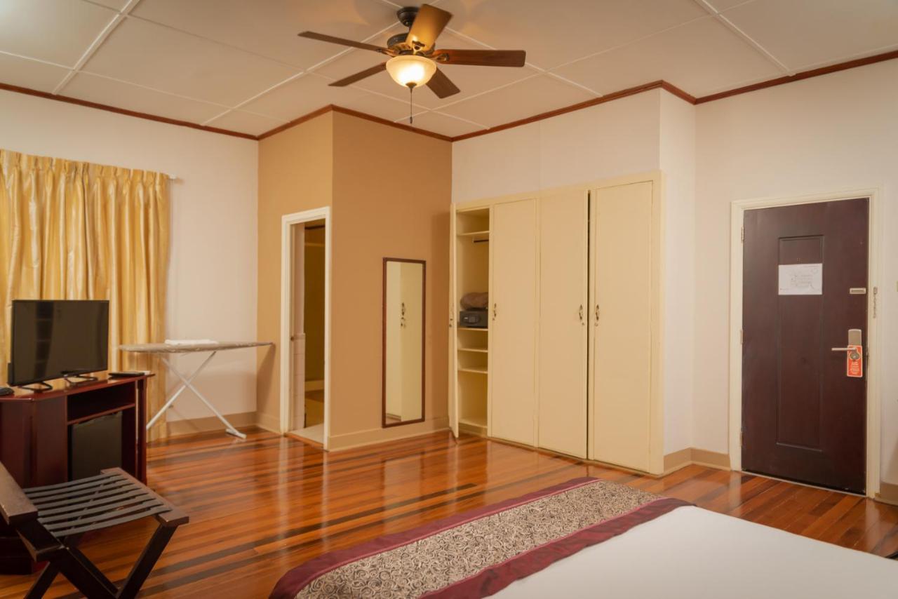 Herdmanston Lodge Hotel Georgetown Esterno foto