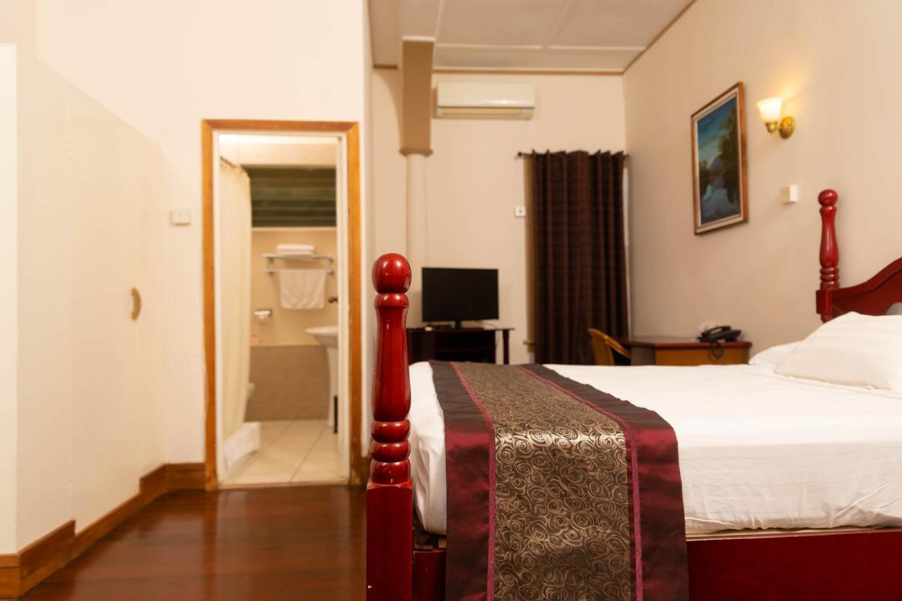 Herdmanston Lodge Hotel Georgetown Esterno foto